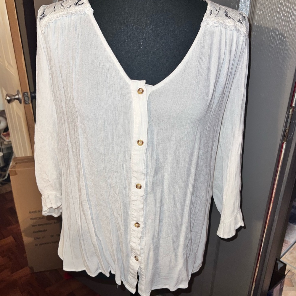 Chic White‎ Blouse for Effortless Style